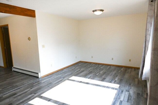Building Photo - 916 Montana St
