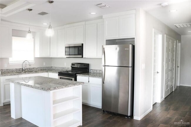 Building Photo - 13 Cathedral Hl