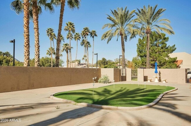 Building Photo - 7340 N Vía Camello Del Norte