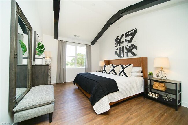 Building Photo - 312 Fishers Ct