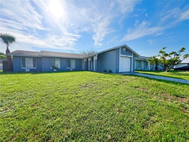 Building Photo - 11340 Cardiff Dr
