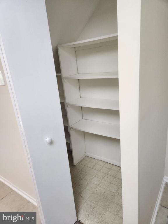 Building Photo - 10224 Dedaker St