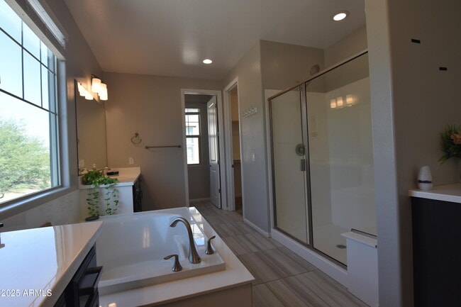 Building Photo - 250 E Wisteria Dr