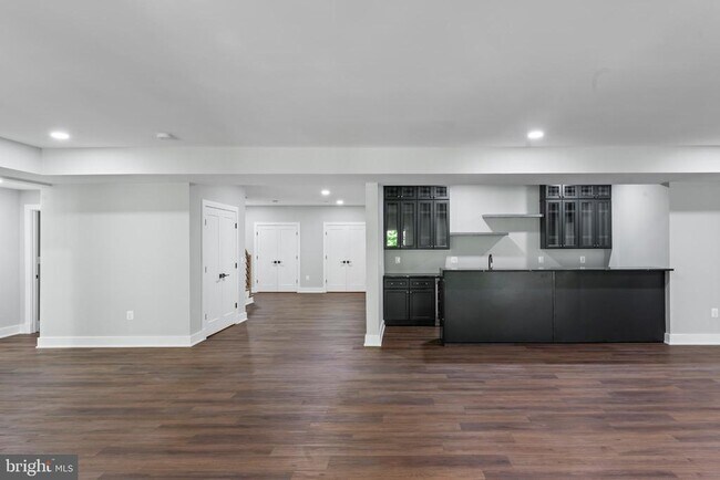 Building Photo - 11550 Henderson Rd
