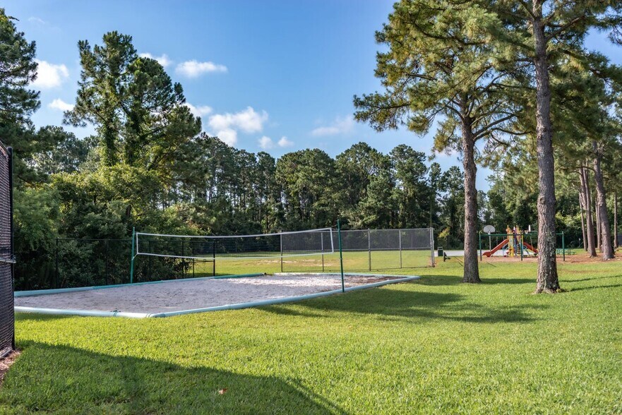 Community Beach Volleyball-Court - 2169 Saint Martins Dr W