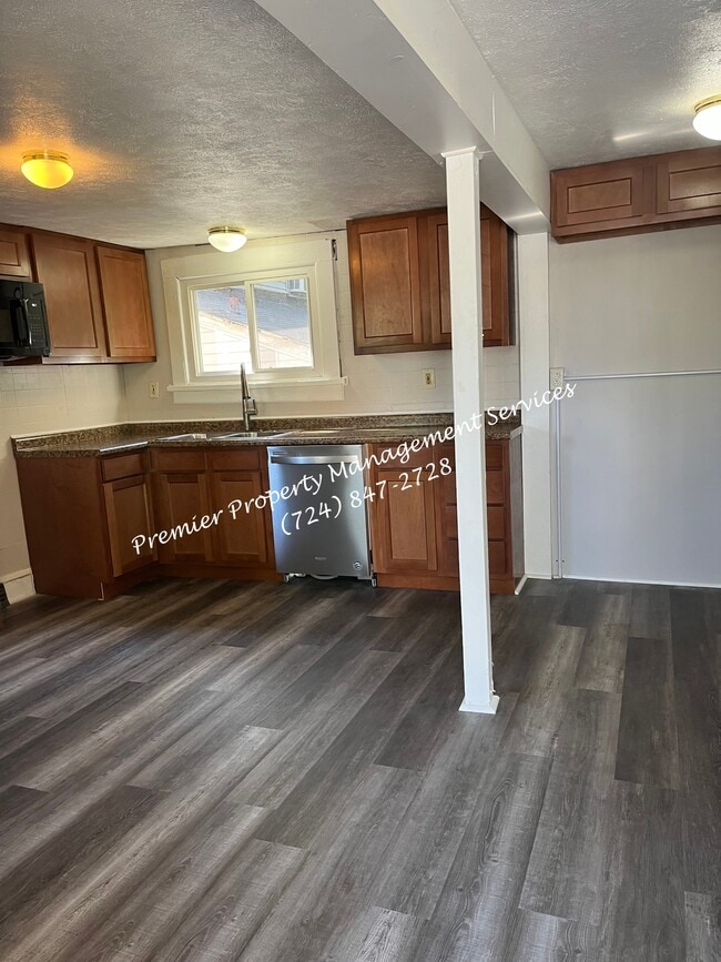 Building Photo - 2727 9th Ave