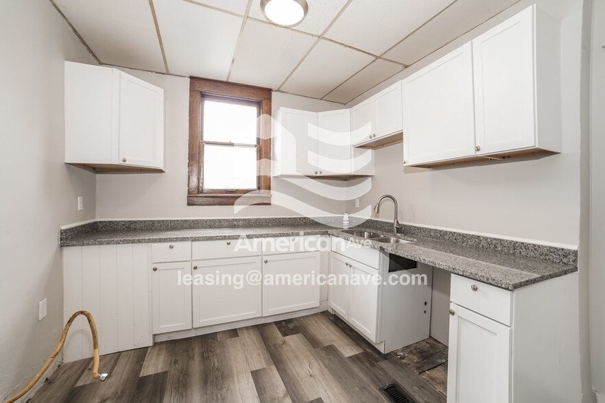 Building Photo - 707 E Republic St