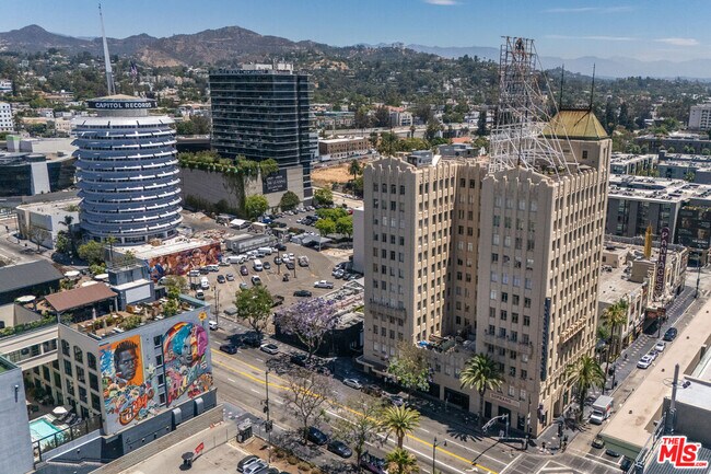 Building Photo - 6253 Hollywood Blvd