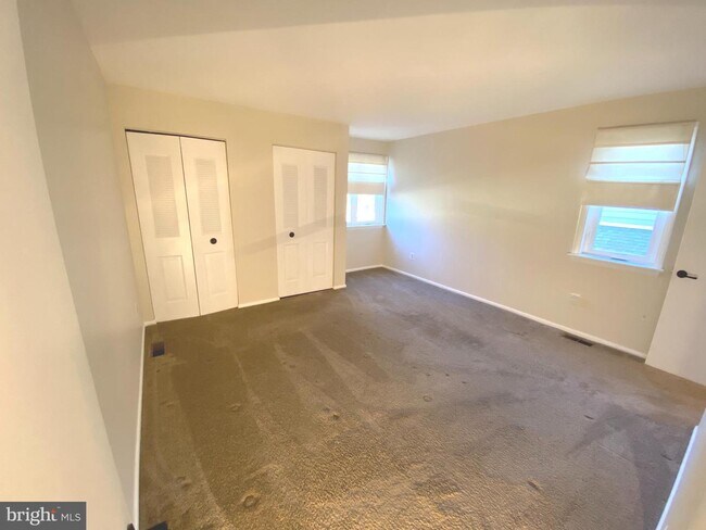 Building Photo - 502 Portsmouth Ct