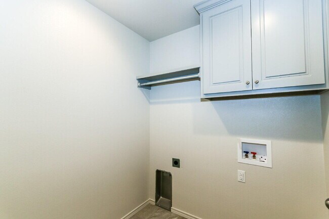 Building Photo - 6903 67th St