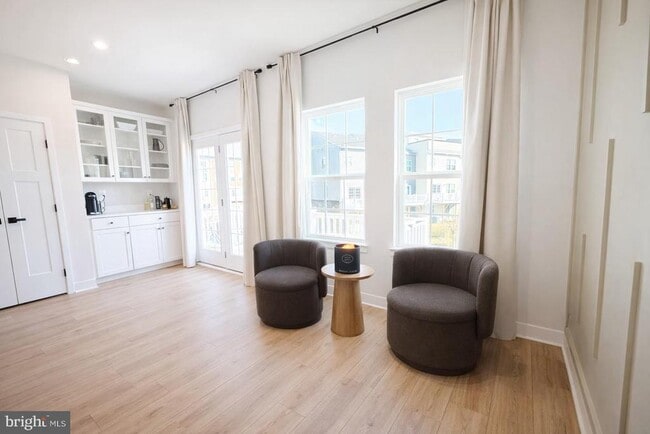 Building Photo - 134 Smt Pt Blvd