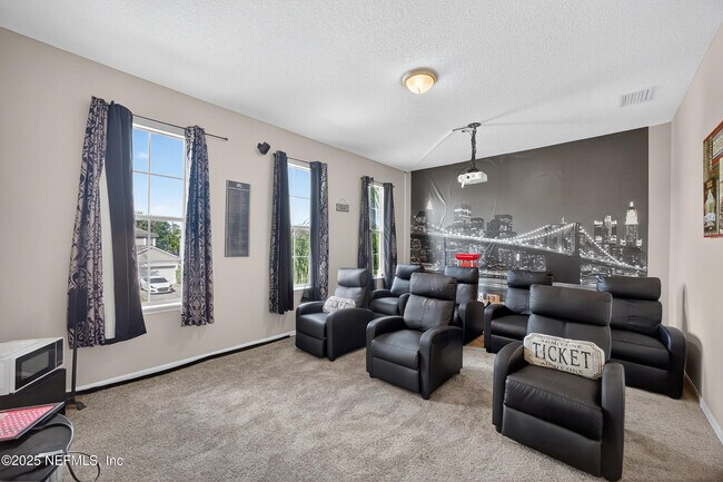 Building Photo - 13725 Devan Lee Dr N