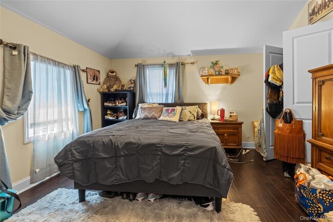 Building Photo - 76 Oregon St