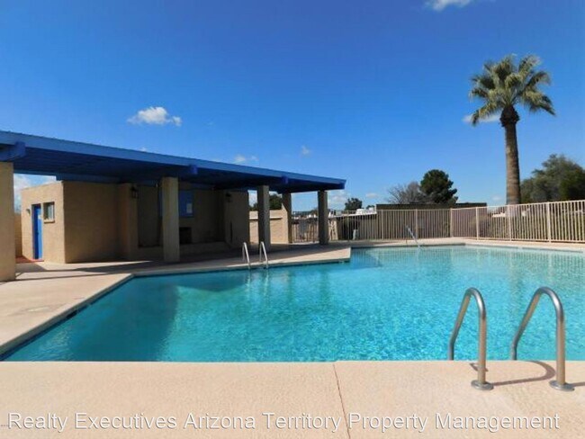 Building Photo - 3 br, 2 bath House - 835 S. Pantano Parkway