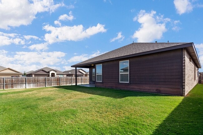 Building Photo - 21 Brooks Ranch Rd