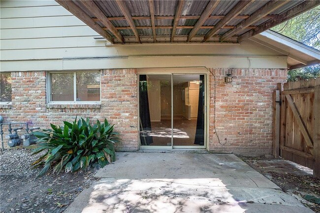 Building Photo - 9104 Quail Creek Dr