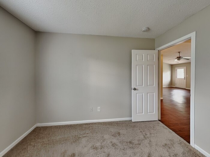 Building Photo - 409 Bridgestone Dr