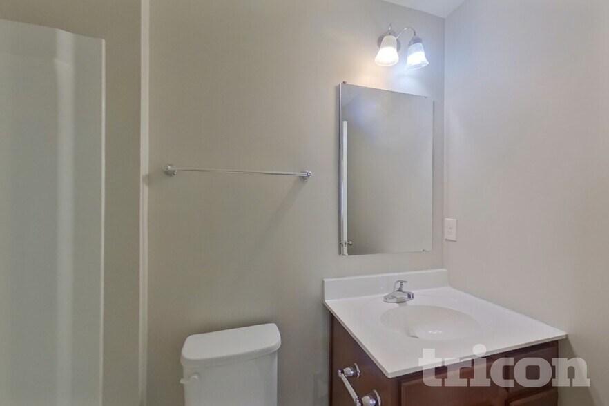 Building Photo - 757 Sequoia Dr