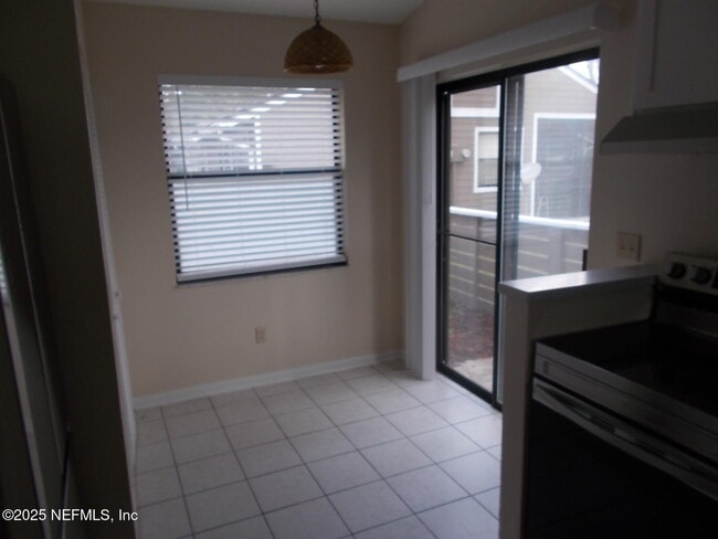 Building Photo - 8437 Long Meadow Cir N