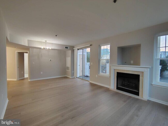 Building Photo - 1641 International Dr