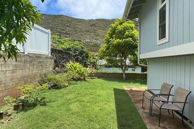 Building Photo - 1298 Lunalilo Home Rd