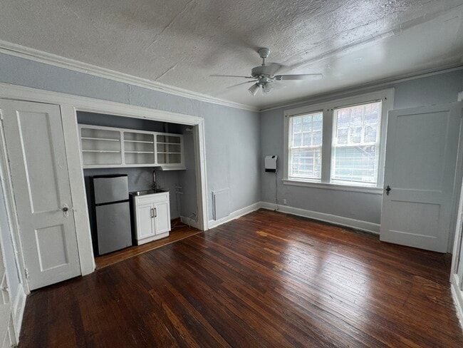 Building Photo - 1043 Saint Charles Ave NE