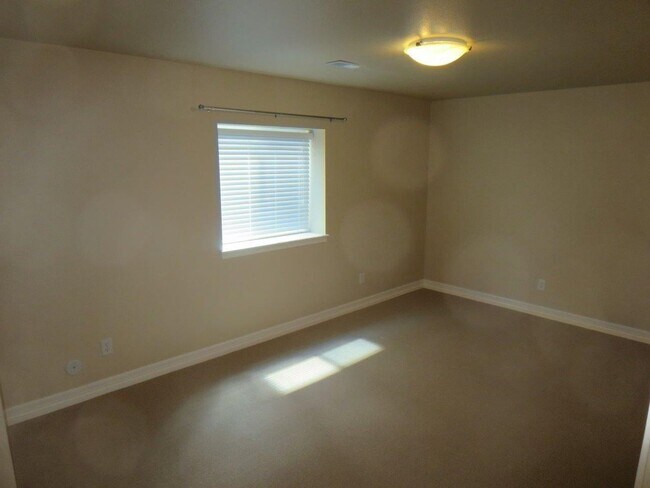 Building Photo - 5079 Farris Creek Ct