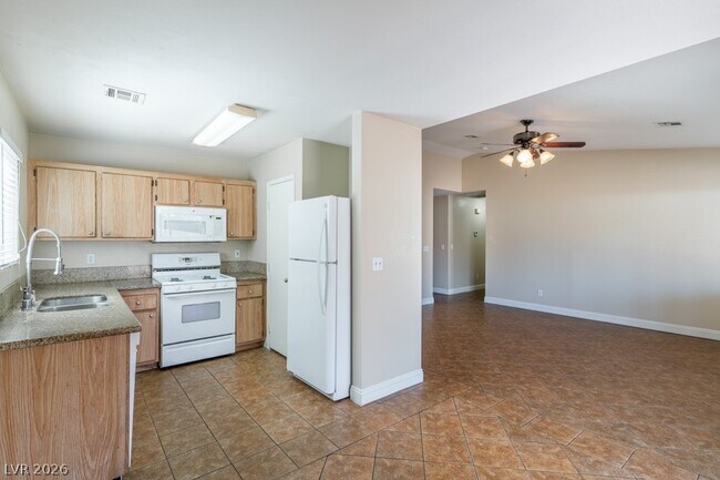 Building Photo - 3130 Meadow Flower Ave