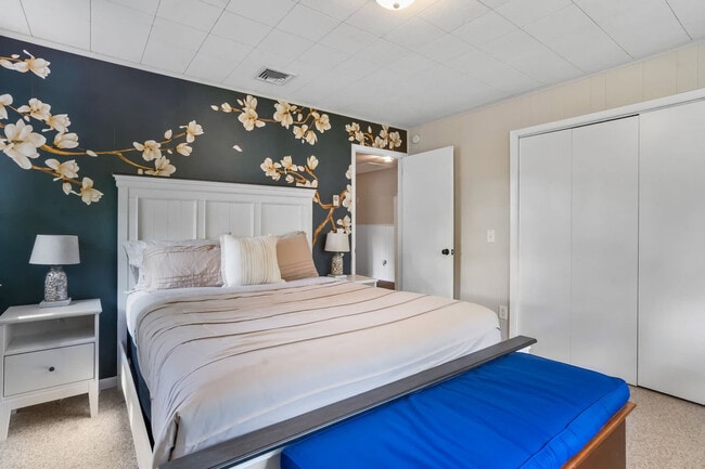 Building Photo - 1345 Long Creek Dr