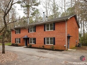 Building Photo - 207 Highland Park Dr