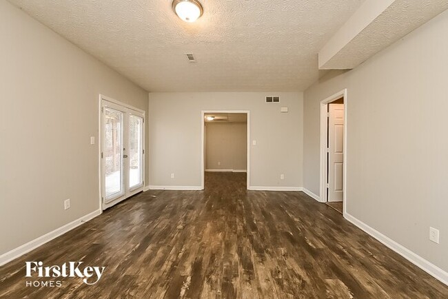 Building Photo - 617 Creekstone Ct