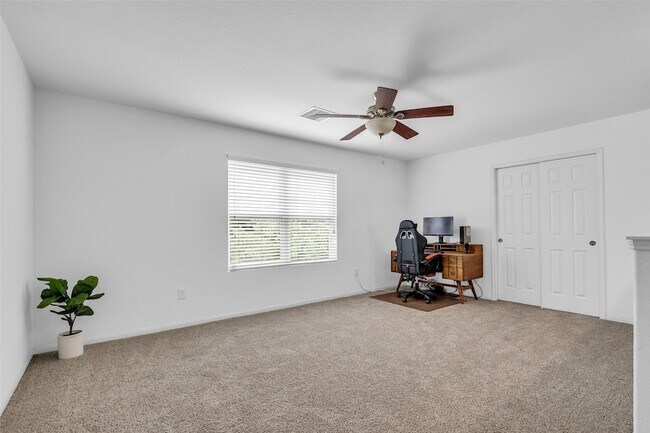 Building Photo - 16718 Warbler Dr
