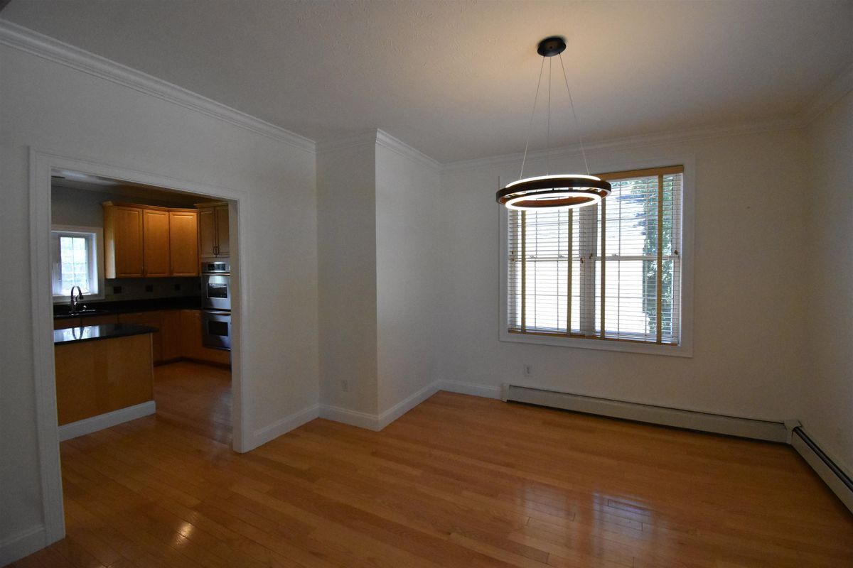 Building Photo - 2246 Elm St