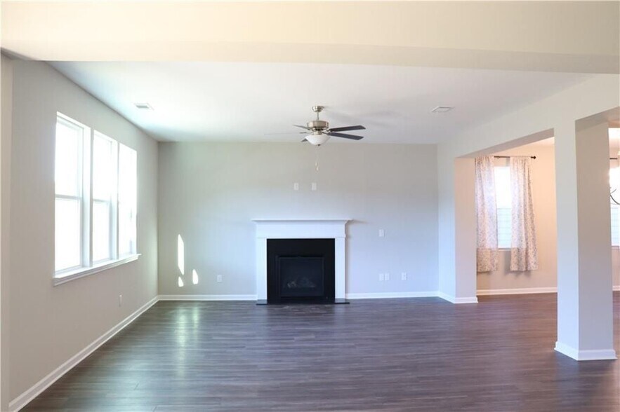 Building Photo - 4376 Waxwing St