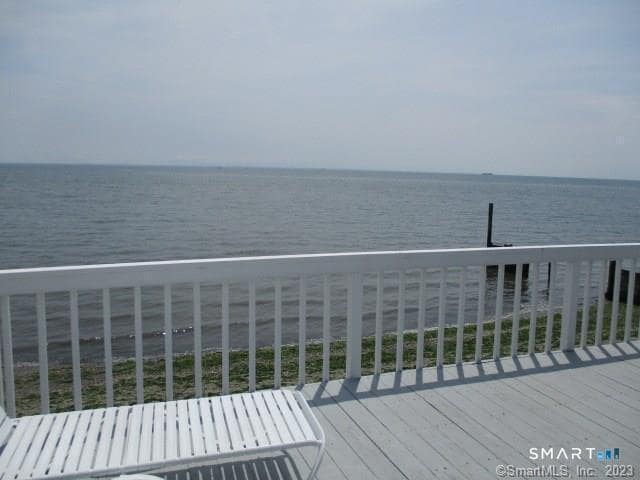 Building Photo - 49 Shoreline Dr