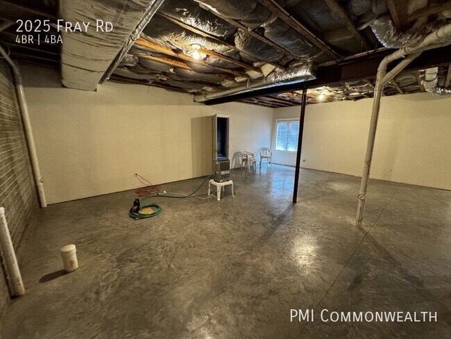 Building Photo - 4 Bed / 3.5 Bath Single Family (Available ...