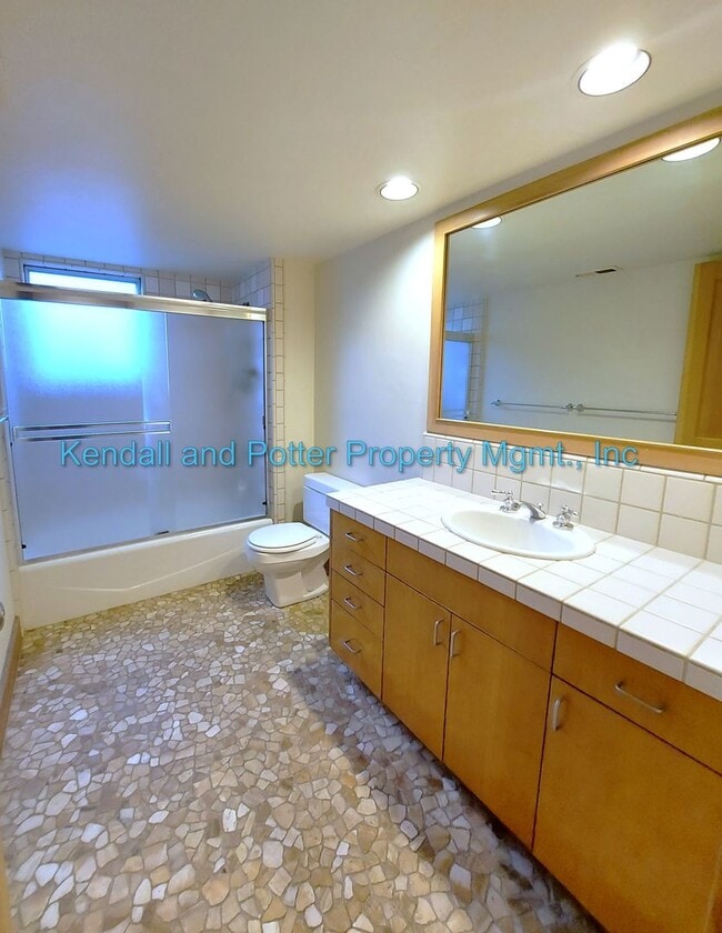 Building Photo - Unique Yacht Harbor 3bed/2bath Home with S...