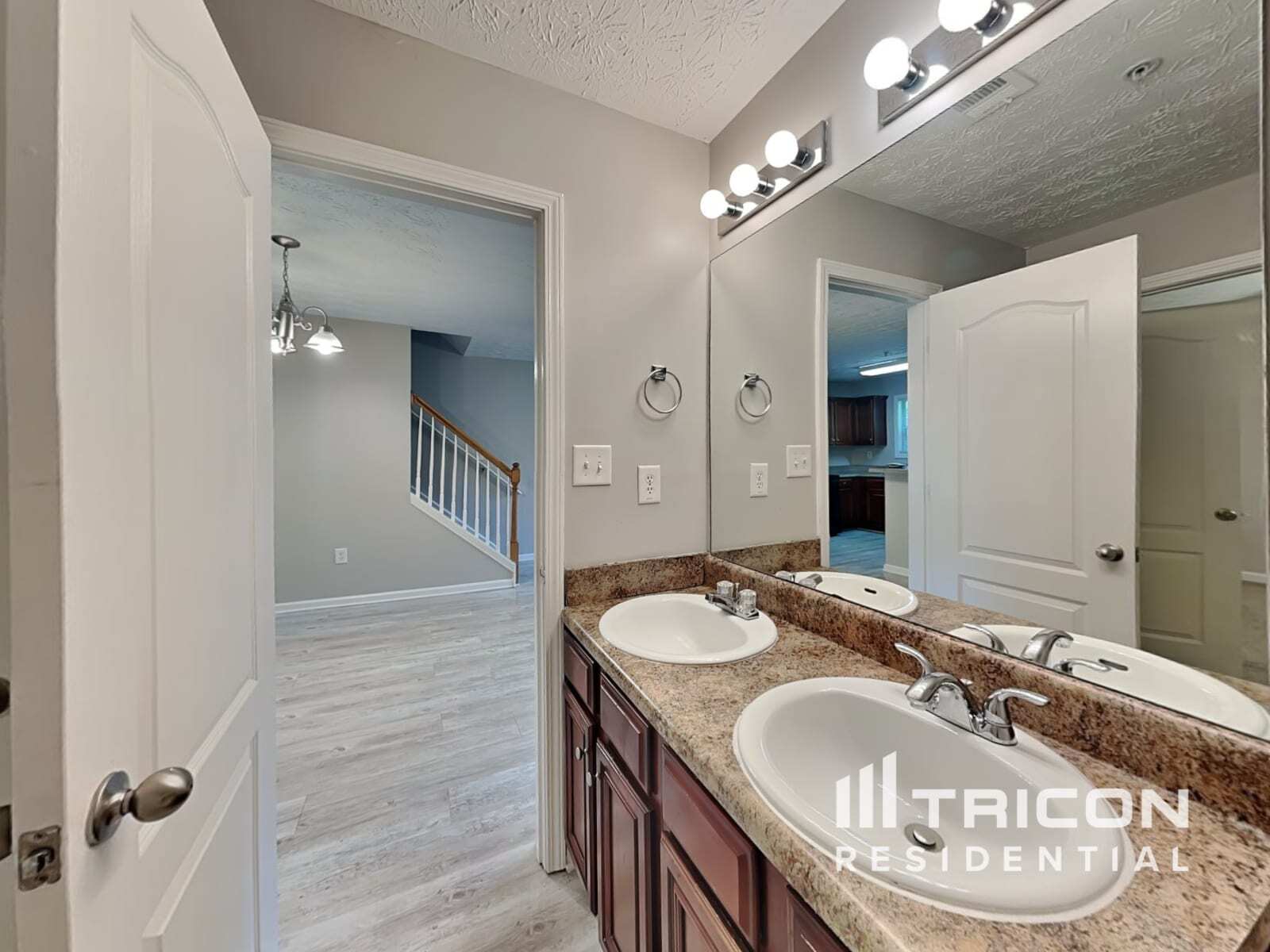Building Photo - 1038 Wedgewood Ct NE