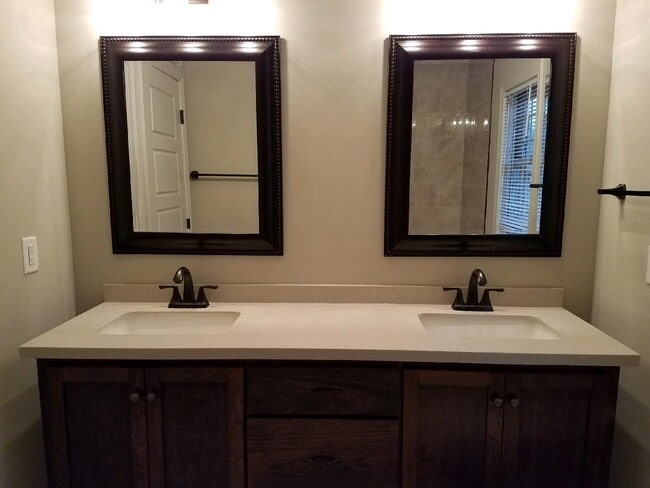 Building Photo - 364 Rock Springs Rd