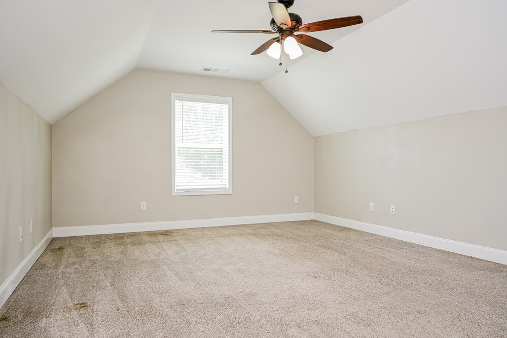 Building Photo - 320 Woodland Ridge Cir
