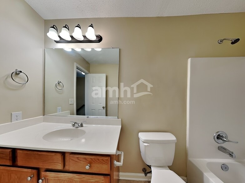 Building Photo - 4404 Garden Club St