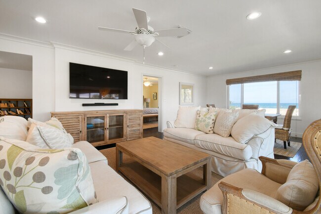 Building Photo - 325 S Beach Rd