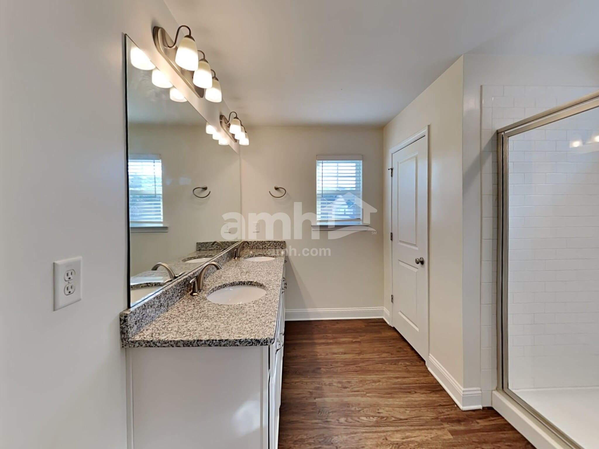 Building Photo - 3338 Okelly Dr