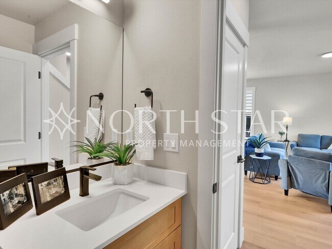 Building Photo - 8898-8898 Serenity Ter