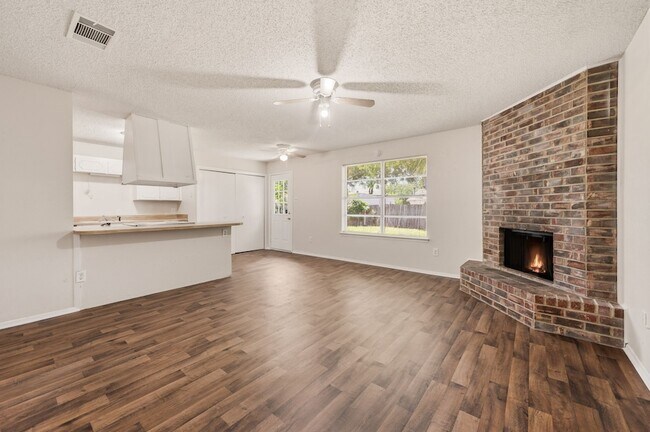 Building Photo - 616 Reveille Rd