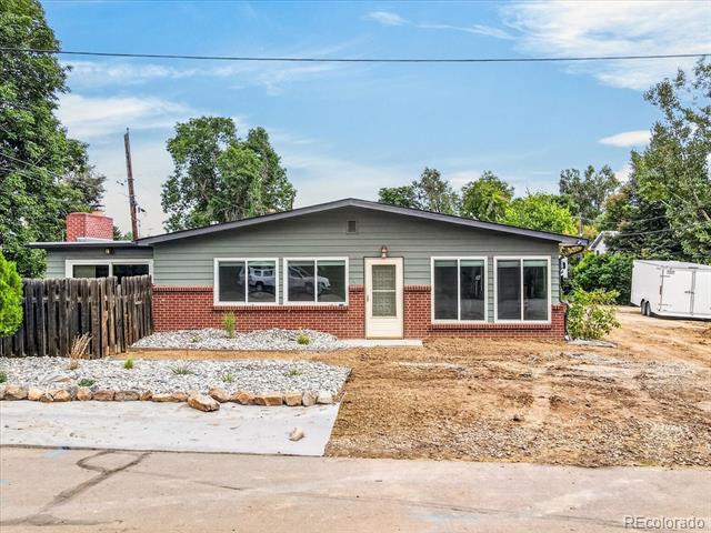 Building Photo - 2560 Brentwood St
