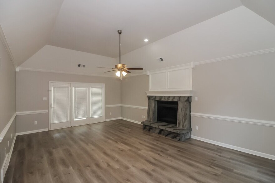 Building Photo - 795 Carianne Cove