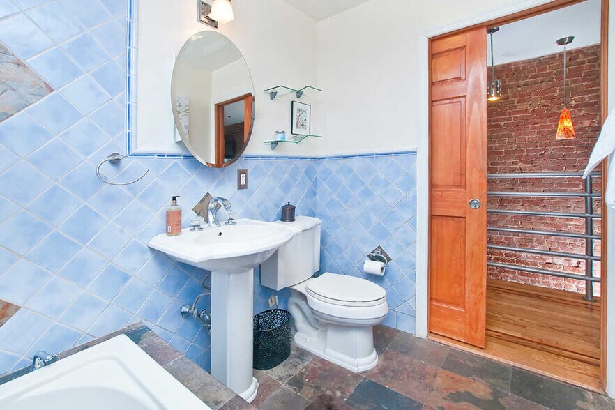 Building Photo - 112 W 136th St