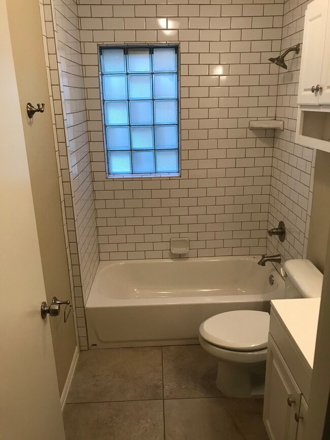 Building Photo - 2725 Forest Park Blvd