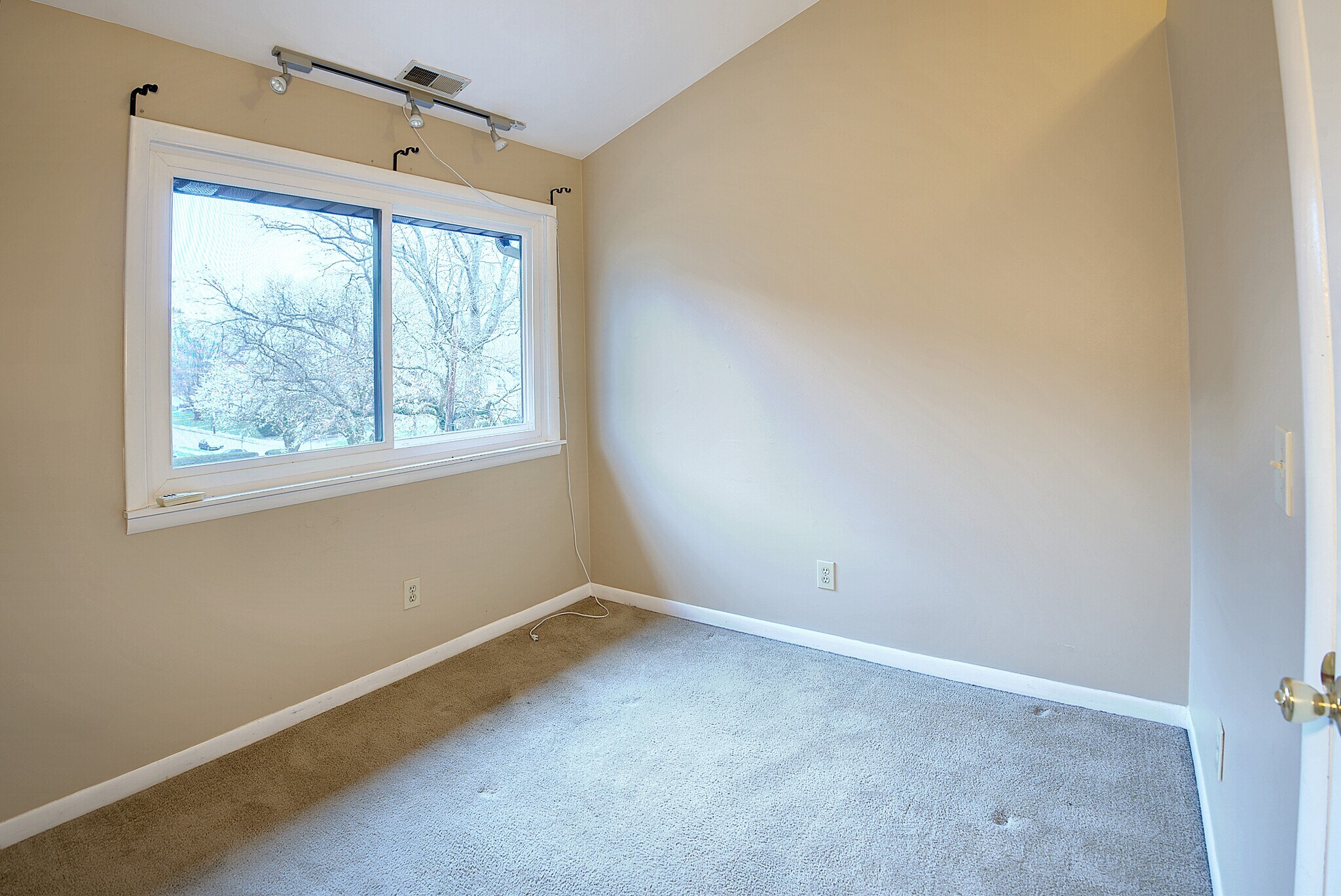 2nd Bedroom - 2412 Grandview Ave